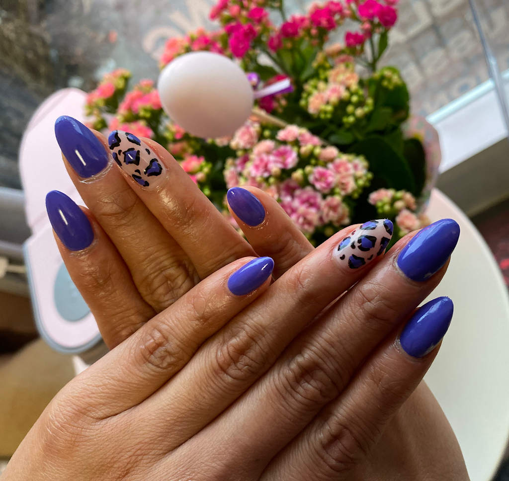 Ongles & Beauté Holly | 3325 Rue Allard, Montréal, QC H4E 2N3, Canada | Phone: (438) 820-6889