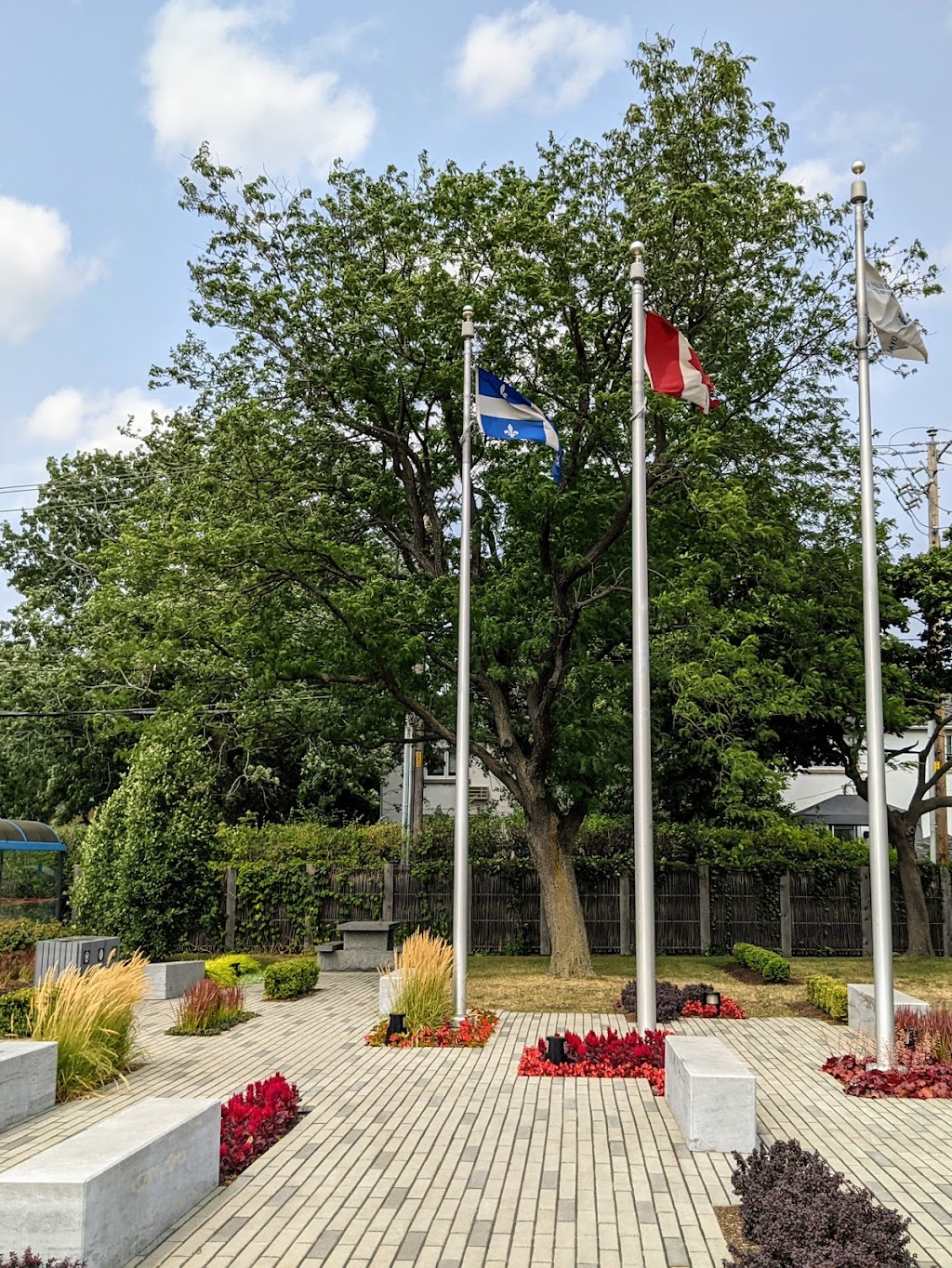 Delvida Daoust Park | 2315 Chem. Lucerne, Mont-Royal, QC H3R 2J6, Canada | Phone: (514) 872-0311