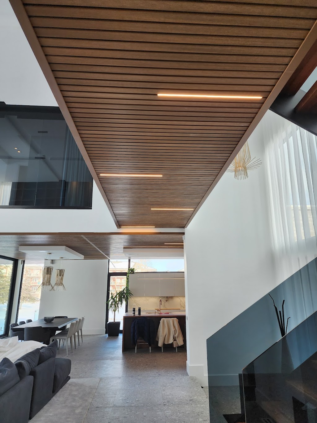 Peinture Deluxe Inc | 4475 Rue Lenoir, Brossard, QC J4Y 0K2, Canada | Phone: (438) 871-0411