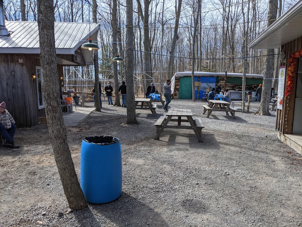 Walts Sugar Shack | 1671 Salem Rd, Consecon, ON K0K 1T0, Canada | Phone: (613) 965-6381