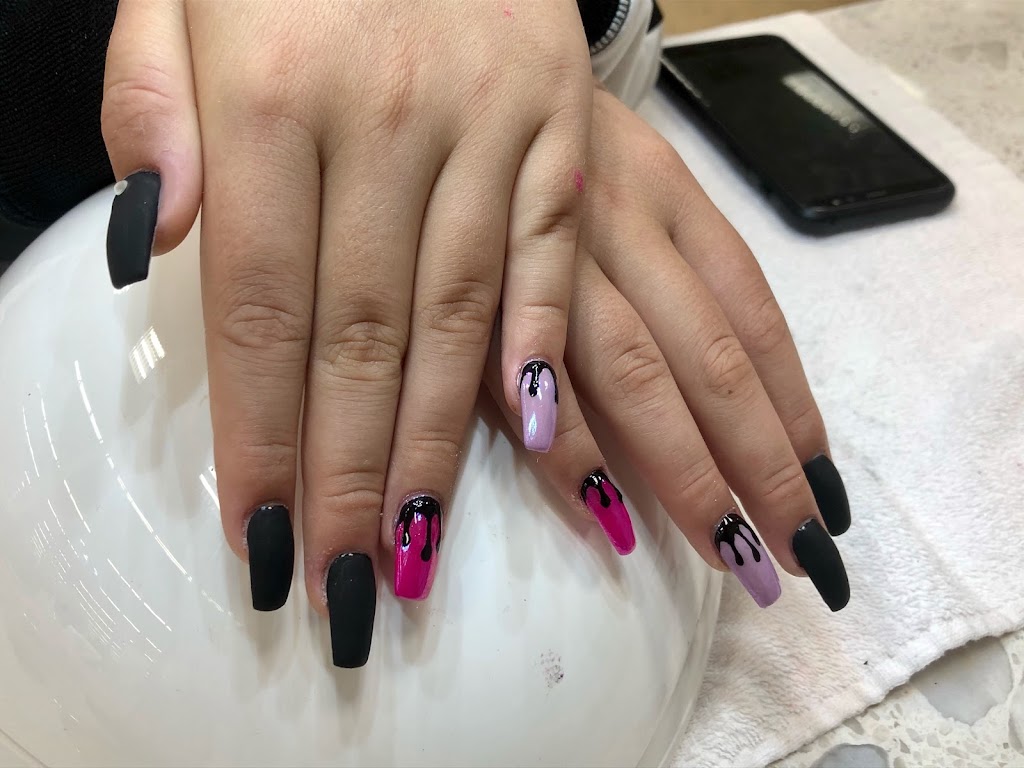 Regal Nails, Salon & Spa | 8249 Eagle Landing Pkwy, Chilliwack, BC V2R 0P9, Canada | Phone: (604) 795-5533