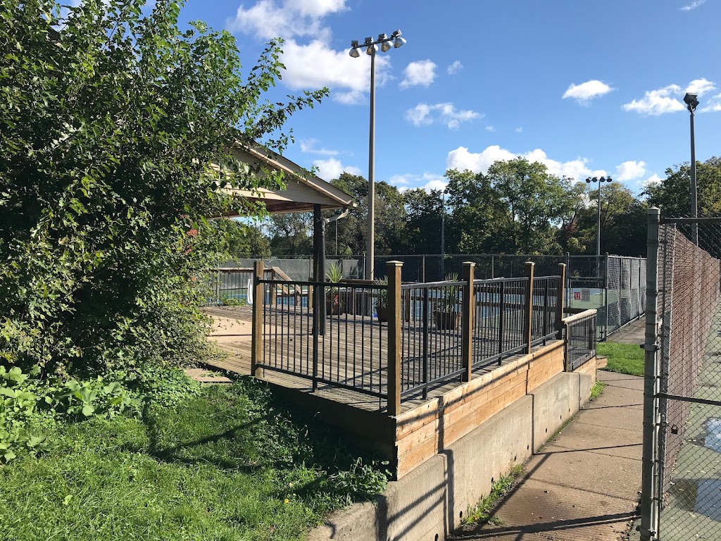 Stoney Creek Tennis Club | 830 Queenston Rd, Stoney Creek, ON L8G 4A8, Canada | Phone: (905) 664-2026