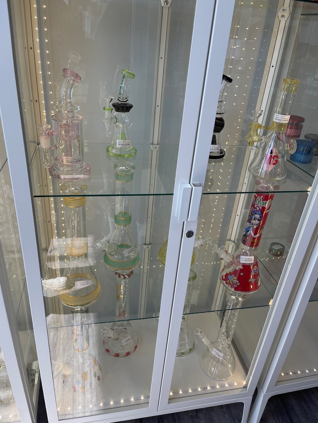 Kawartha Leafs Cannabis Store | 1535 Water St, Peterborough, ON K9H 0C6, Canada | Phone: (705) 876-8883