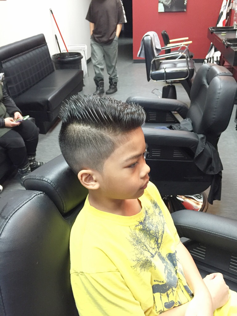 Royal Barber Shop | 4230 66 St NW, Edmonton, AB T6K 4A2, Canada | Phone: (587) 524-8130