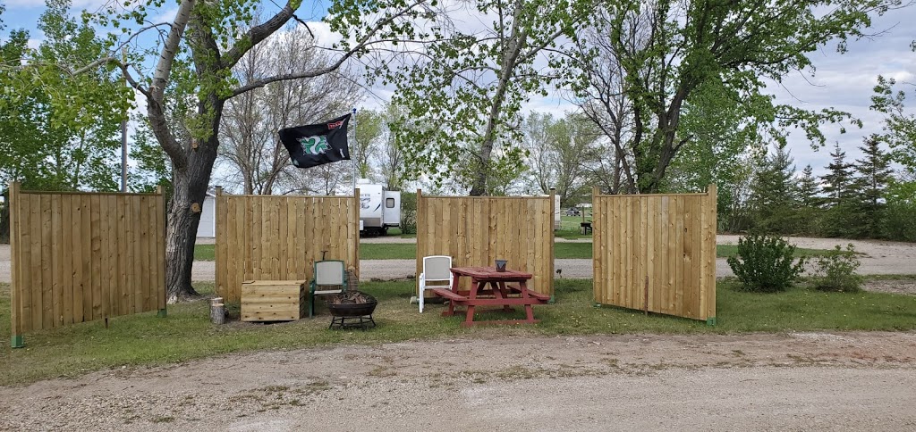 Lakeview Lodge Motel | 447 Saskatchewan St, Elbow, SK S0H 1J0, Canada | Phone: (306) 854-4444