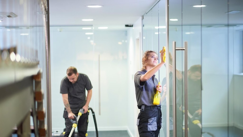 MOM Cleaning Montreal Ouest - Dorval | 65 10e Avenue, LÎle-Perrot, QC J7V 4S7, Canada | Phone: (514) 462-5257