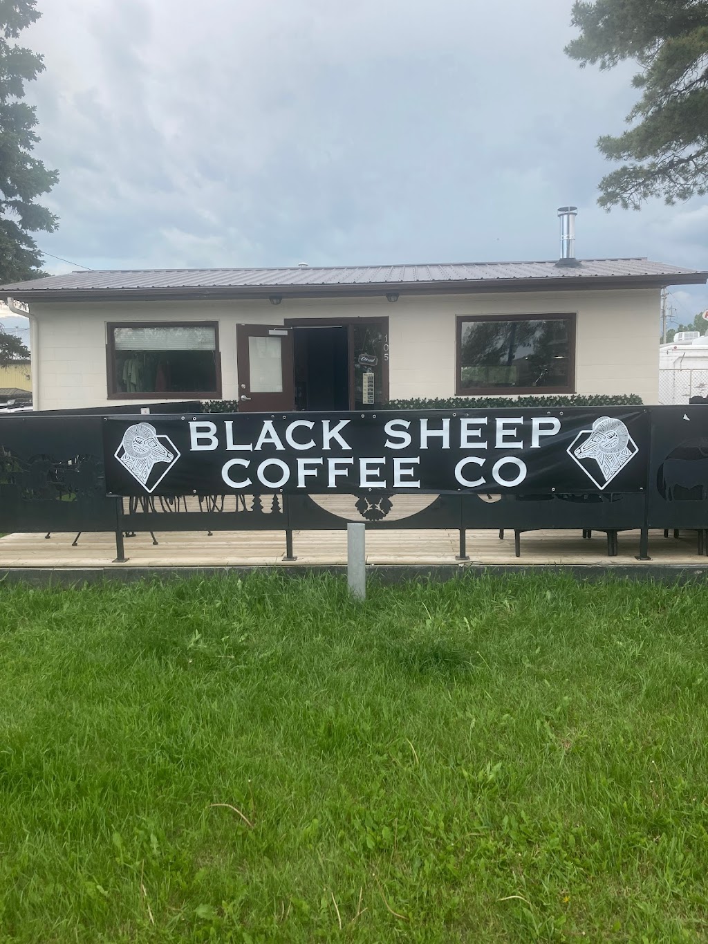 Black Sheep Coffee Co | 105 Sunset Blvd SE, Turner Valley, AB T0L 2A0, Canada | Phone: (403) 700-0597