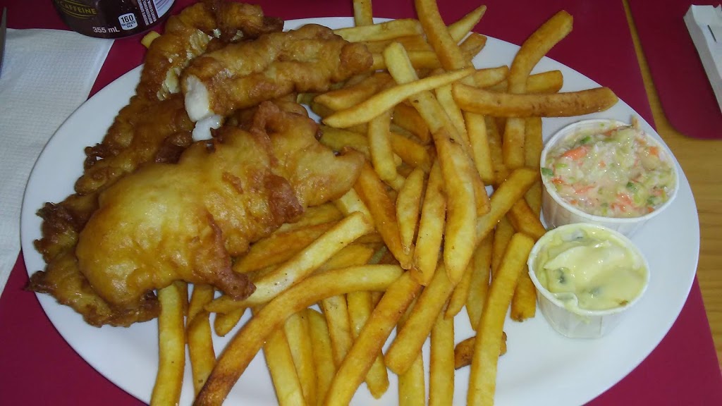 Hook and Anchor Restaurant | 95 Mills Rd, Advocate Harbour, NS B0M 1A0, Canada | Phone: (902) 392-2517