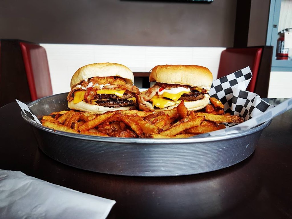 Union Burger | 524 Dundas St, Woodstock, ON N4S 1C4, Canada | Phone: (519) 539-3837