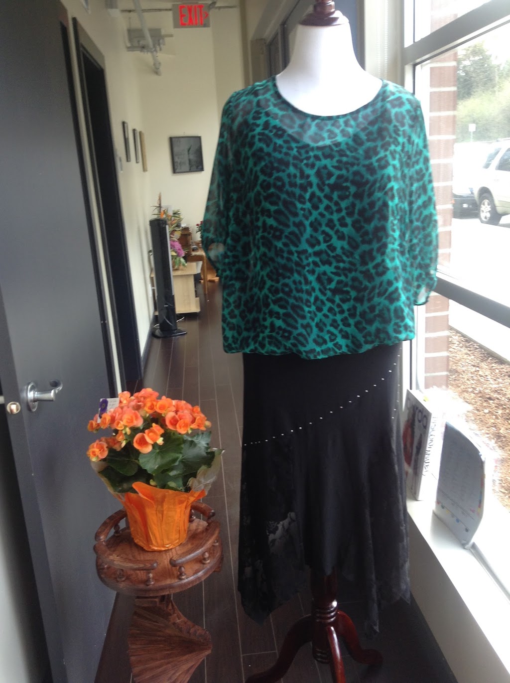 Shapour Tailoring & Alterations | 3262 St Johns St, Port Moody, BC V3H 0B9, Canada | Phone: (604) 492-0733