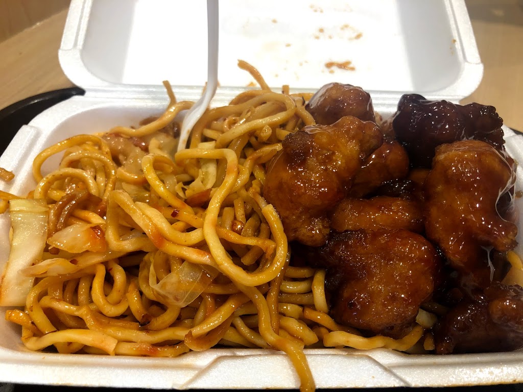 Mango Thai Kitchen | 54 Blossomfield Dr, Toronto, ON M6A 3A5, Canada | Phone: (905) 703-5388