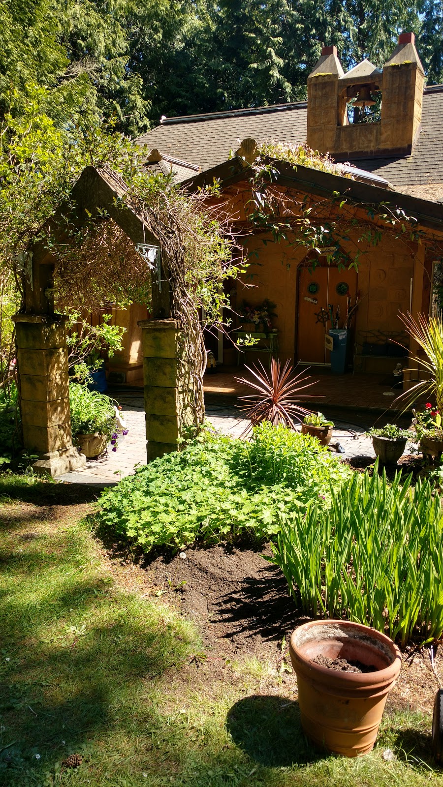 Orveas Bay Resort | Shirley, BC V9Z 1G4, Canada | Phone: (250) 646-2304