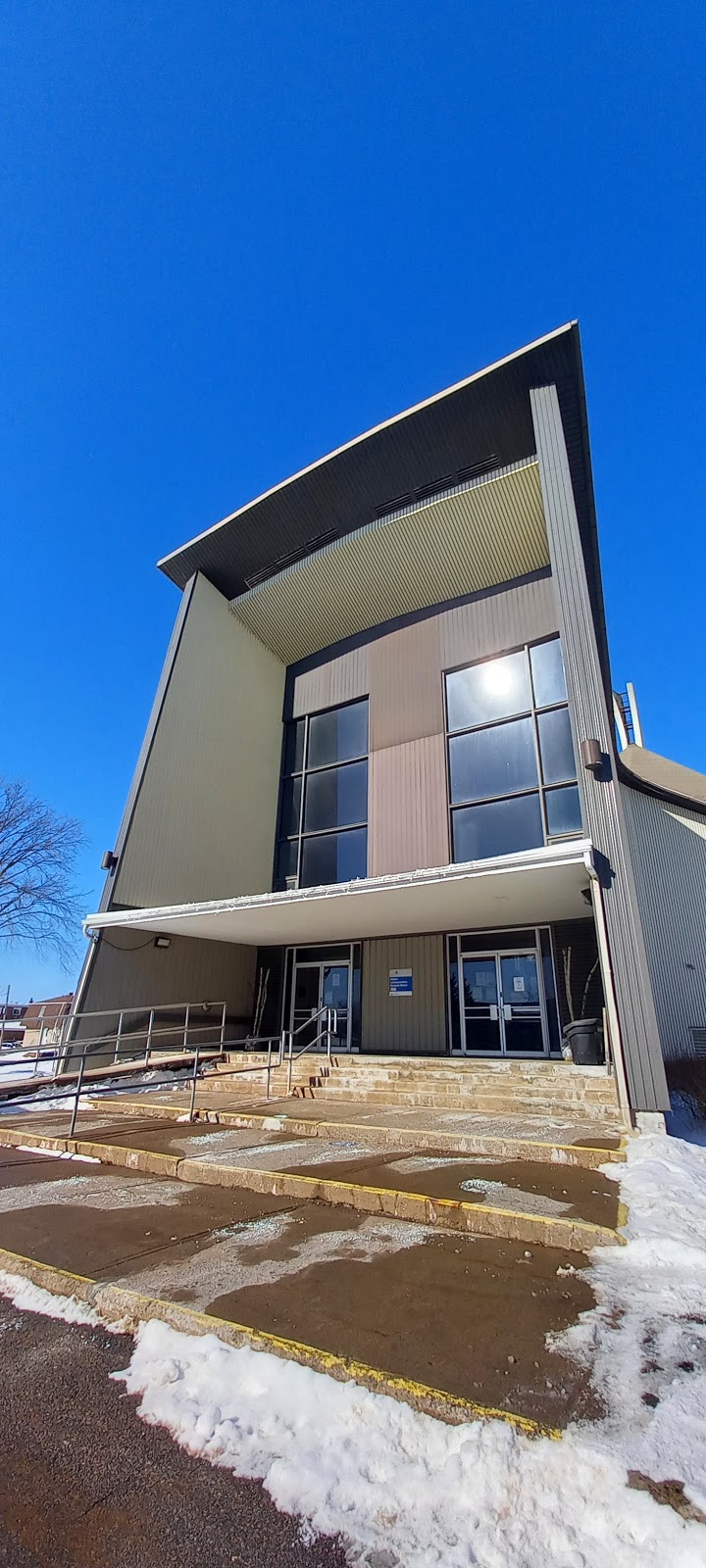 Fernand-Dufour Community Centre | 222 Av. Ducharme, Québec, QC G1M 2H3, Canada | Phone: (418) 641-6072