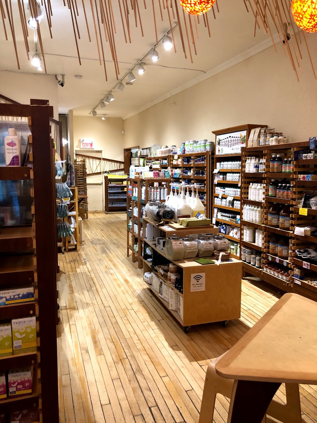 Le Crac Aliments Sains | 690 Rue Saint-Jean, Québec, QC G1R 1P8, Canada | Phone: (418) 647-6881