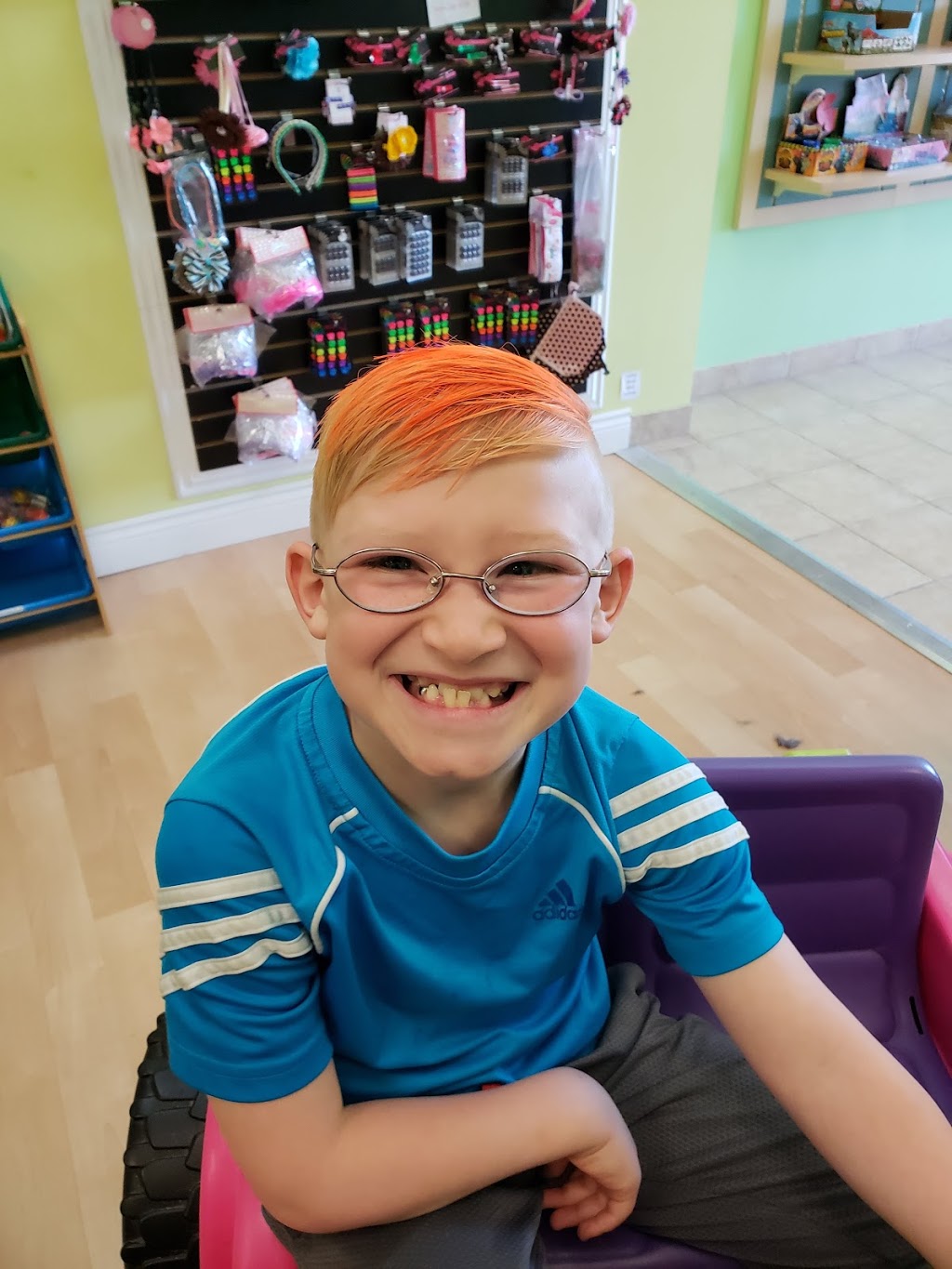 Little Sprouts Cuts for Kids | 380 Dundas St E D9, Oakville, ON L6H 6Z9, Canada | Phone: (905) 257-7750