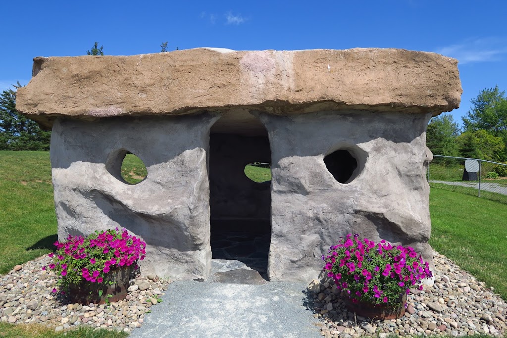 Mastodon Mini Golf | Mastodon Ridge - Upper Deck, 87 Main St W, Stewiacke, NS B0N 2J0, Canada | Phone: (902) 639-2345