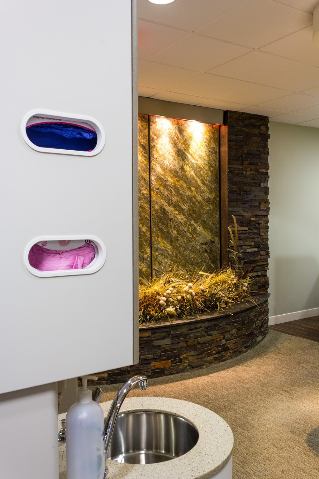 Friends and Family Dental Health | 4000 Glenmore Ct SE #105, Calgary, AB T2C 5R8, Canada | Phone: (403) 236-5171
