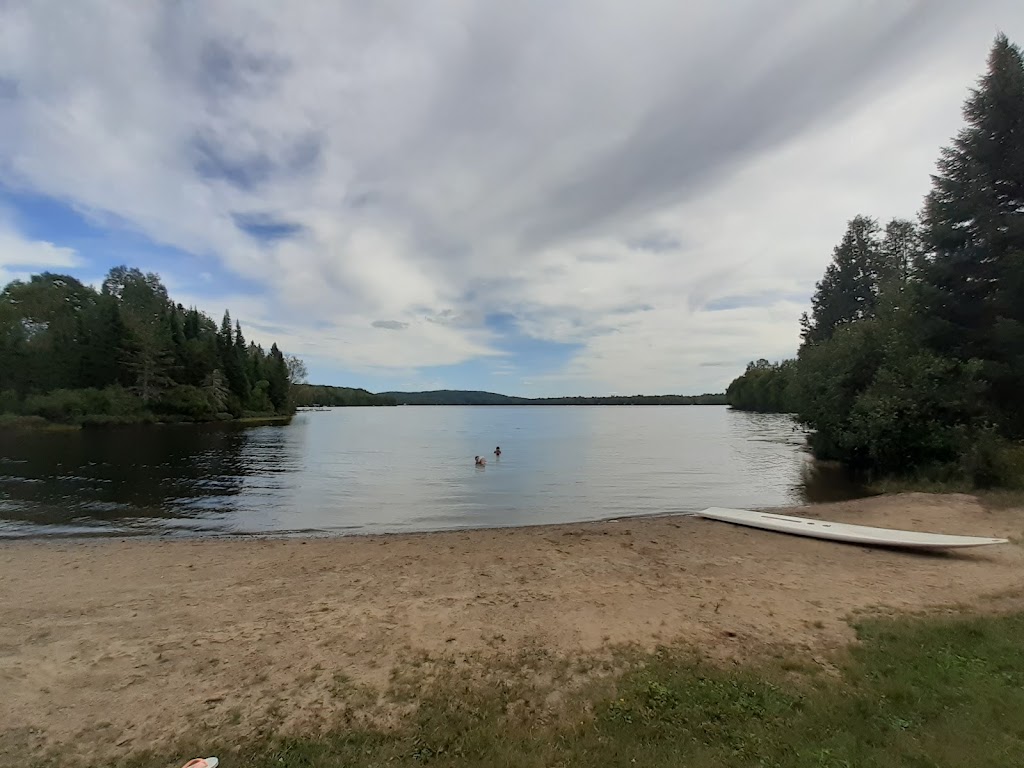 Domaine Lac Gravel Inc | 157 Chem. du Tour du Lac Gravel, Mont-Saint-Michel, QC J0W 1P0, Canada | Phone: (819) 587-3838