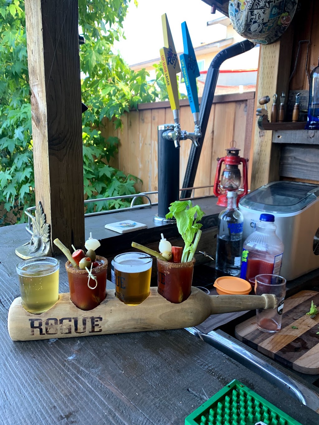 Sollsons bar | Golab Pl, Duncan, BC V9L 5H2, Canada | Phone: (250) 710-4815
