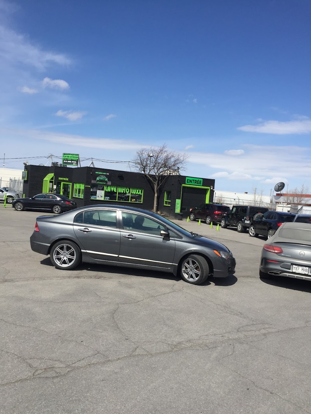 LAVE AUTO AUTO LUXX 440 | 2539 Bd du Curé-Labelle, Laval, QC H7T 1R6, Canada | Phone: (514) 662-7767
