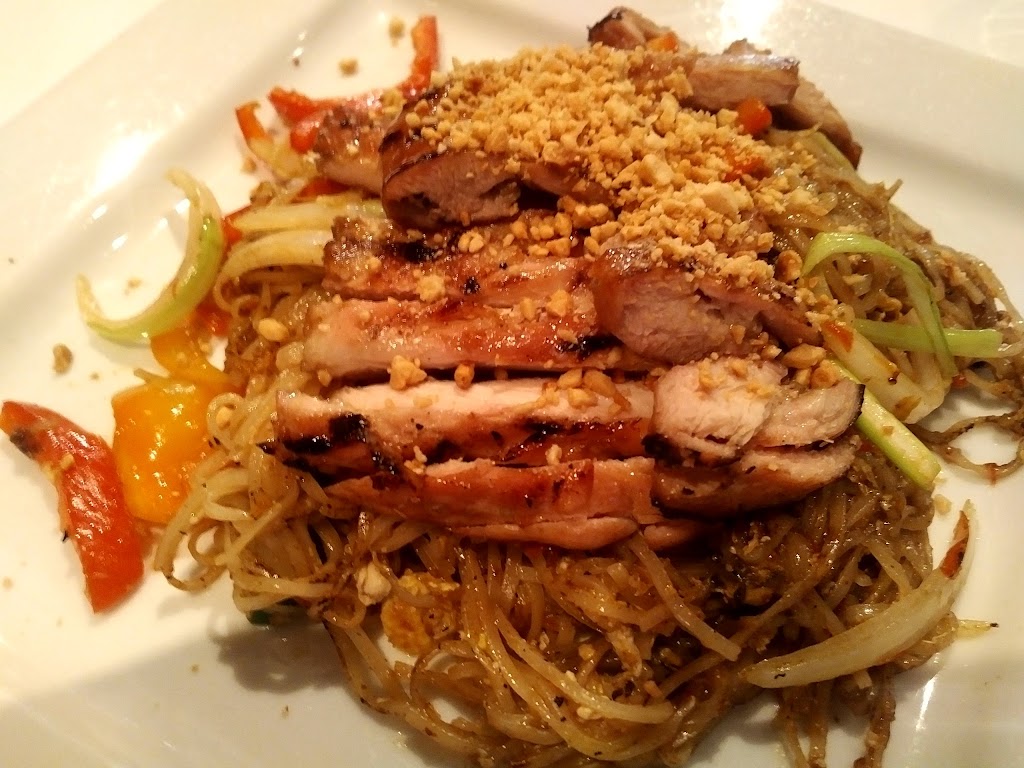 Akita | 6985 Rue Jarry E, Saint-Léonard, QC H1P 3B5, Canada | Phone: (514) 324-3535