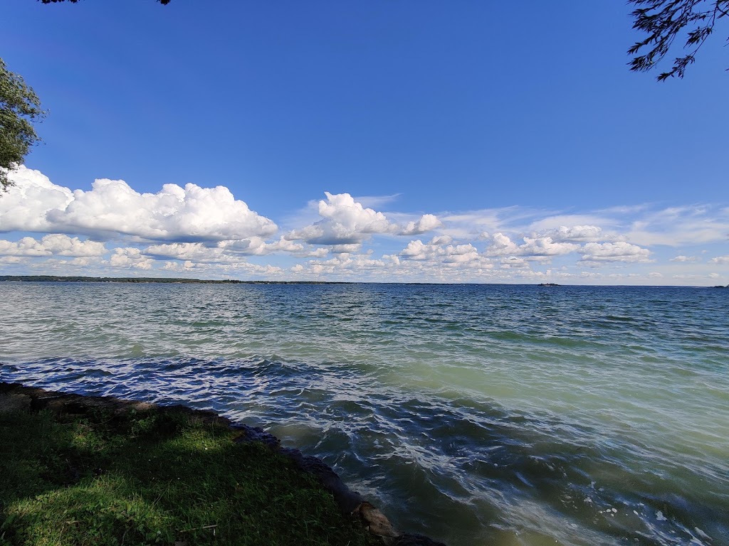 Browns Bay Park | Thousand Islands Pkwy, Mallorytown, ON K0E 1R0, Canada | Phone: (613) 923-5087