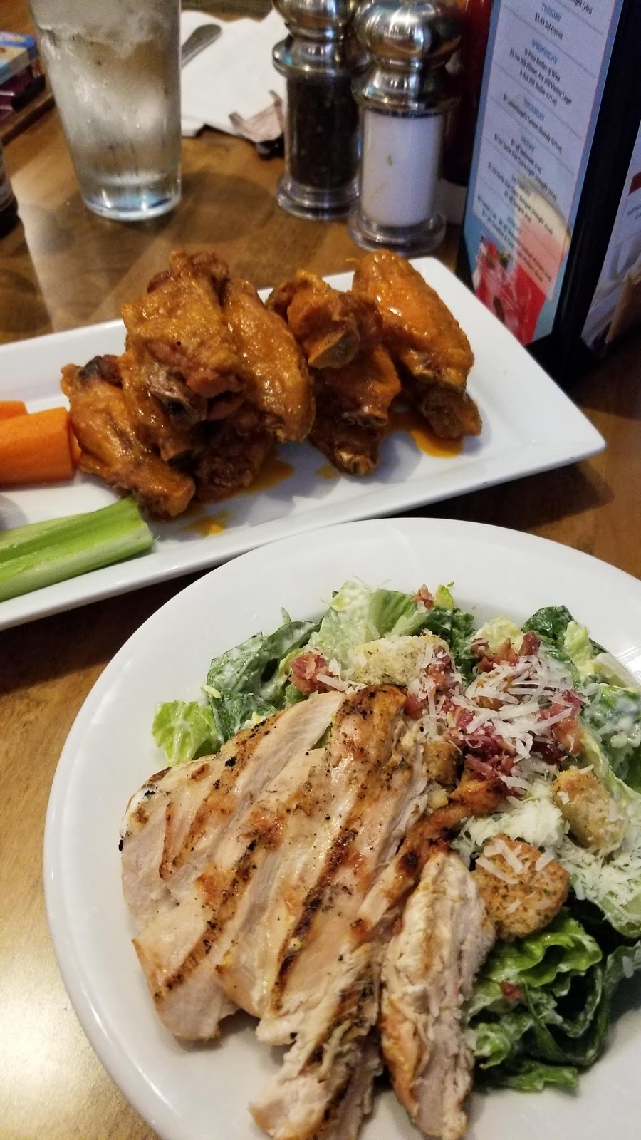 Turtle Jacks Winona | 1338 S Service Rd, Stoney Creek, ON L8E 5C5, Canada | Phone: (289) 639-8444