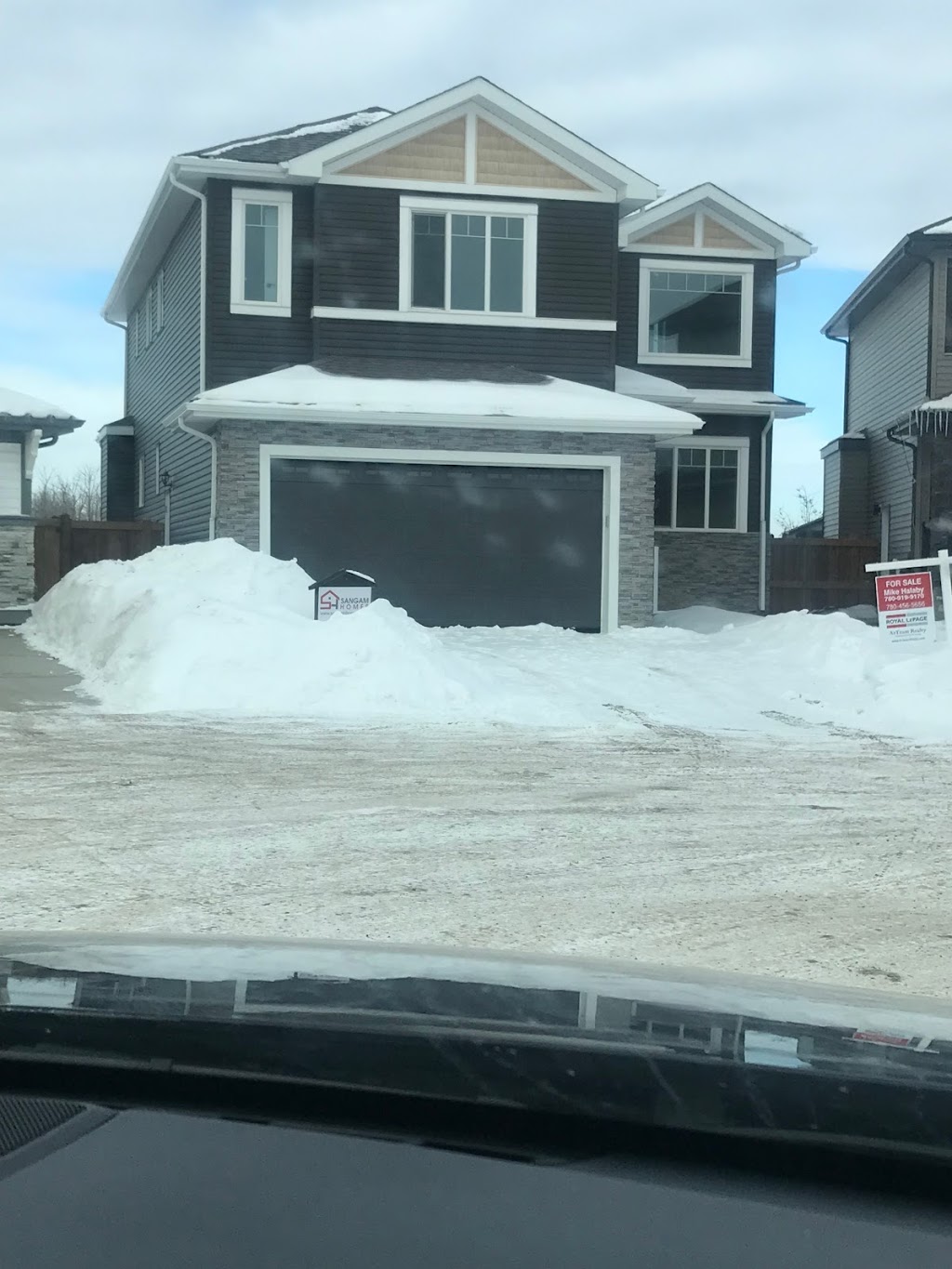 Sumal’s house | 17510 61a St NW, Edmonton, AB T5Y, Canada | Phone: (778) 928-0635