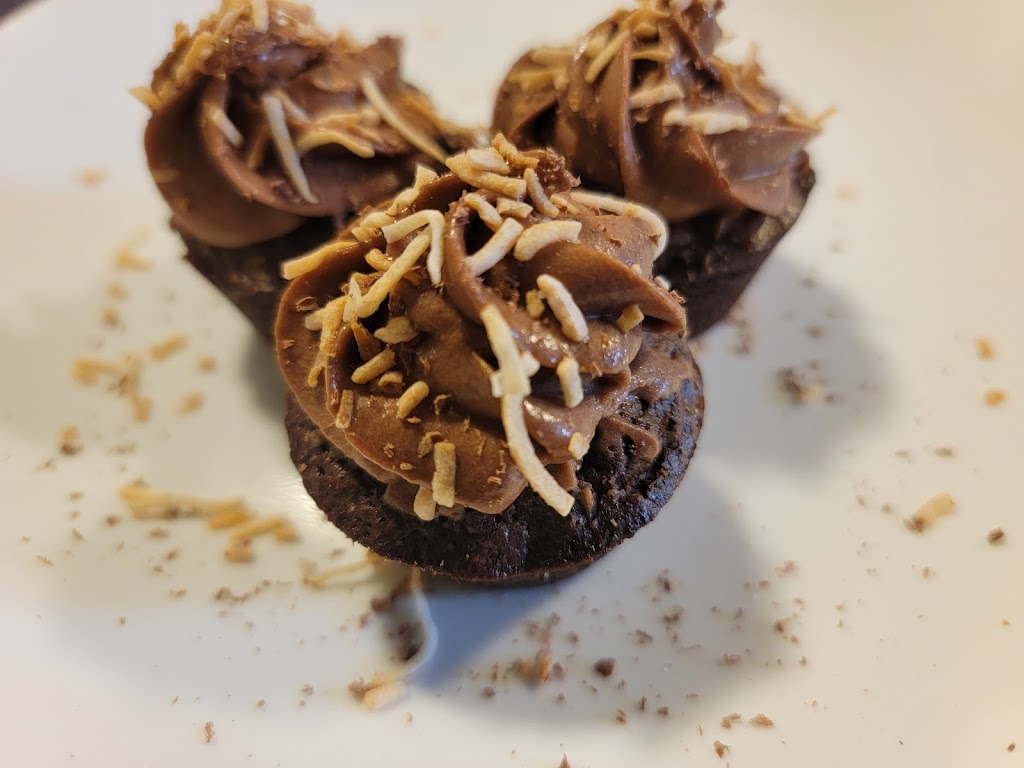 Rishelles Home Baking | 7390 W Saanich Rd #49, Saanichton, BC V8M 1R9, Canada | Phone: (250) 580-7148