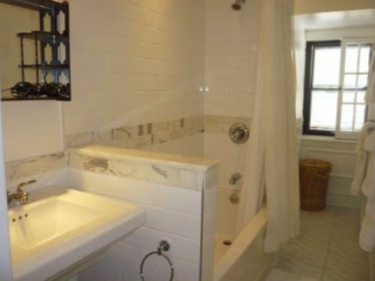 Ashbury House Bed & Breakfast | 303 First Ave, Ottawa, ON K1S 2G7, Canada | Phone: (613) 234-4757