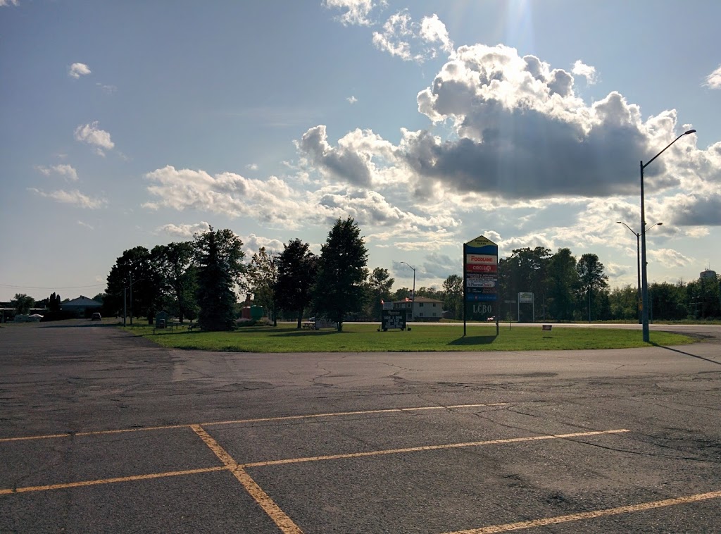 Macs | 1 Plaza Dr, Iroquois, ON K0E 1K0, Canada | Phone: (613) 652-2377