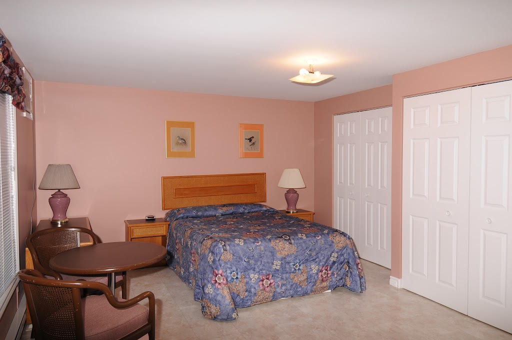 Gaudet Chalets & Motel | 14 Bellevue Heights, Shediac, NB E4P 1H2, Canada | Phone: (506) 533-8877
