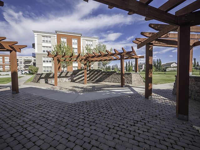 Wellington Court Apartments | 466-470 Macewan Rd SW, Edmonton, AB T6W 1W2, Canada | Phone: (780) 430-7879