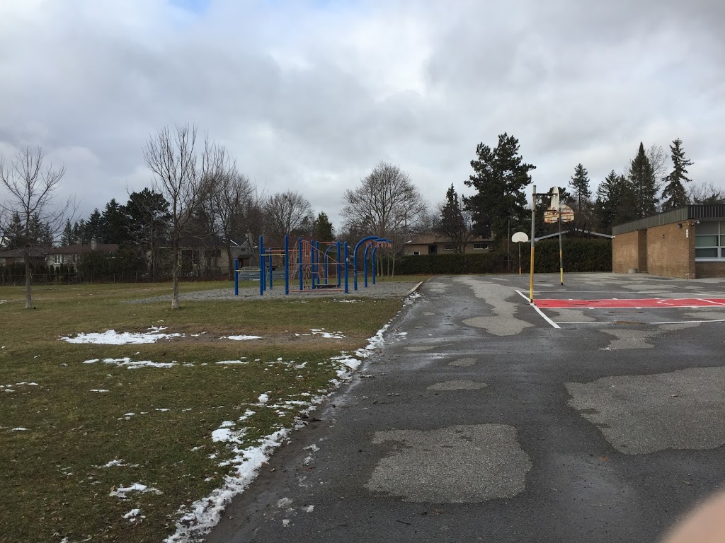 O.M. MacKillop Public School | 206 Lucas St, Richmond Hill, ON L4C 4P7, Canada | Phone: (905) 884-5711