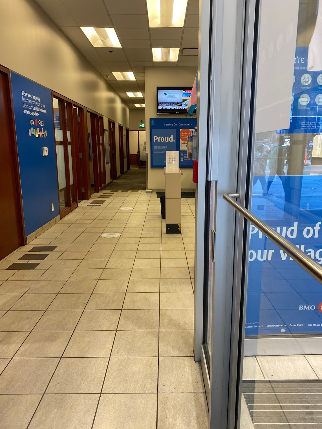 BMO Bank of Montreal | 492 Church St, Toronto, ON M4Y 2C8, Canada | Phone: (416) 929-3284