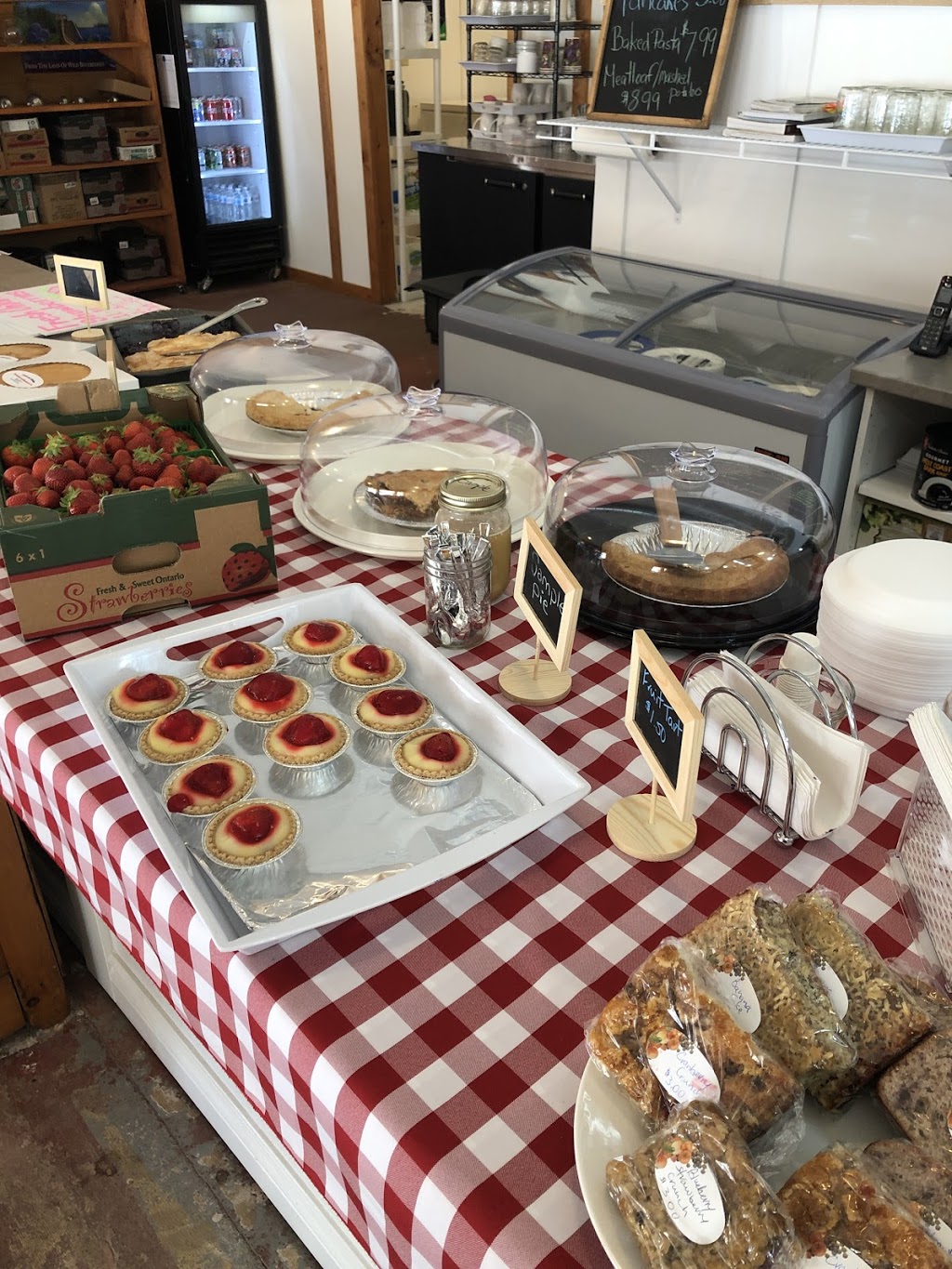 Paulettes Pantry and Eatery | 2259 Hwy 11 South, Gravenhurst, ON P1P 1R1, Canada | Phone: (705) 826-2709