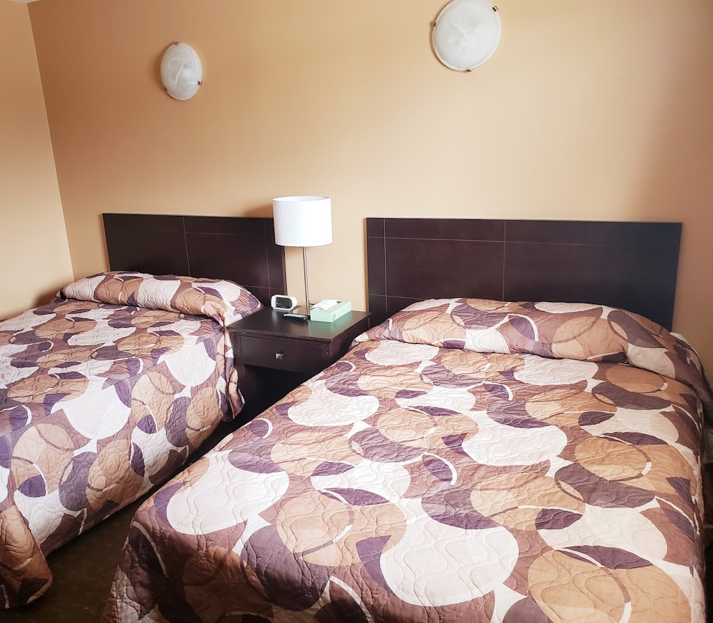 Viking Inn | 78 7 Ave, Gimli, MB R0C 1B0, Canada | Phone: (204) 642-5168