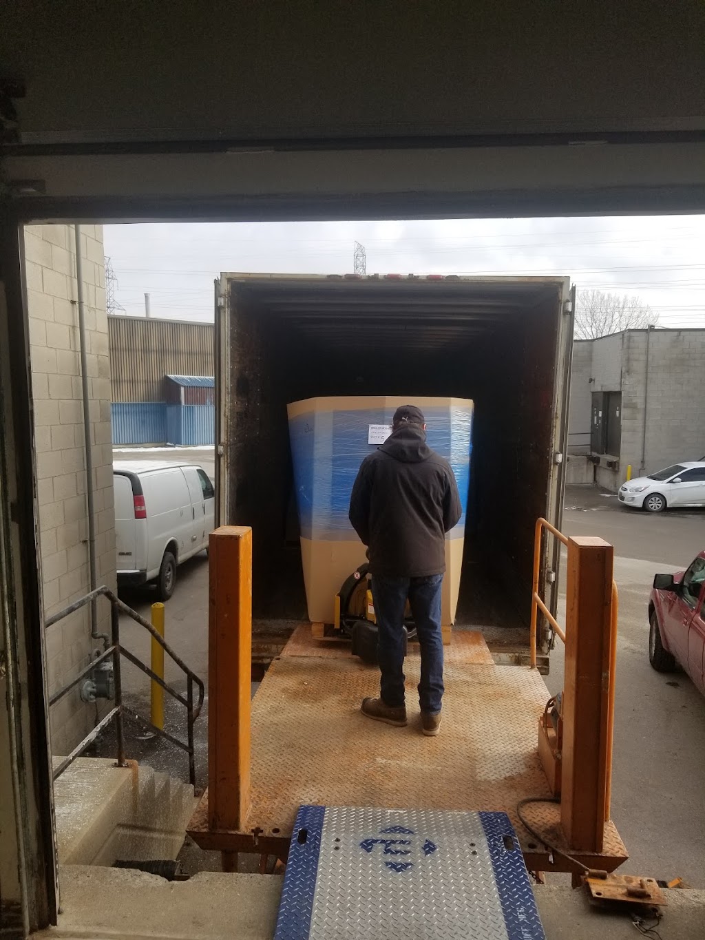 Liquidation Max Inc. Wholesale Liquidation & Online Auctions | 423 Consortium Ct, London, ON N6E 2S8, Canada | Phone: (226) 503-3500
