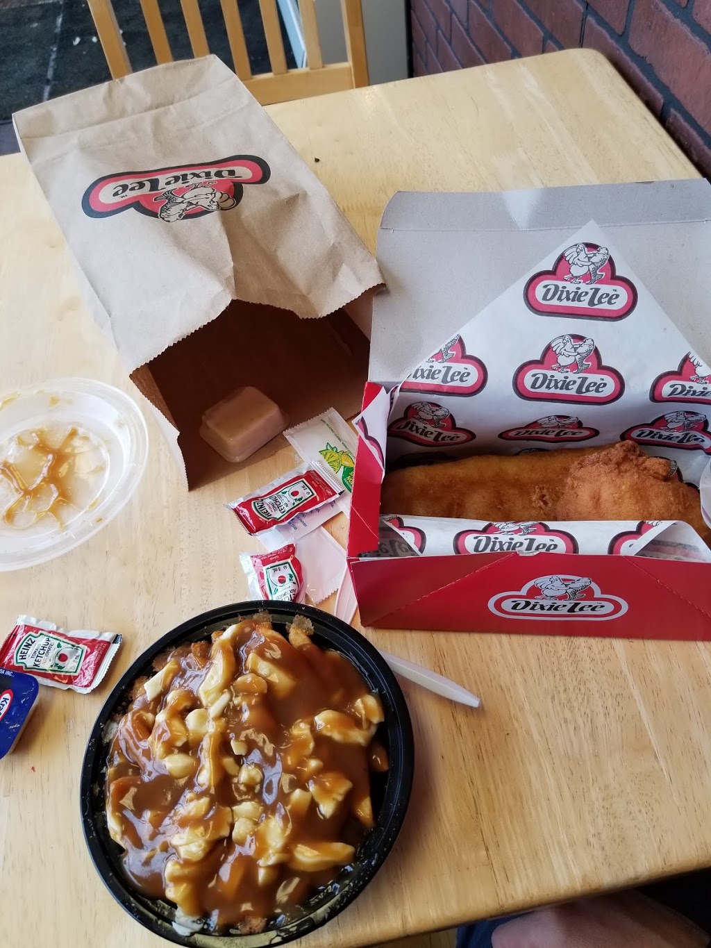 Dixie Lee | Fast Food Restaurant | 2 Poyntz St, Penetanguishene, ON L9M 1M2, Canada | Phone: (705) 999-4435