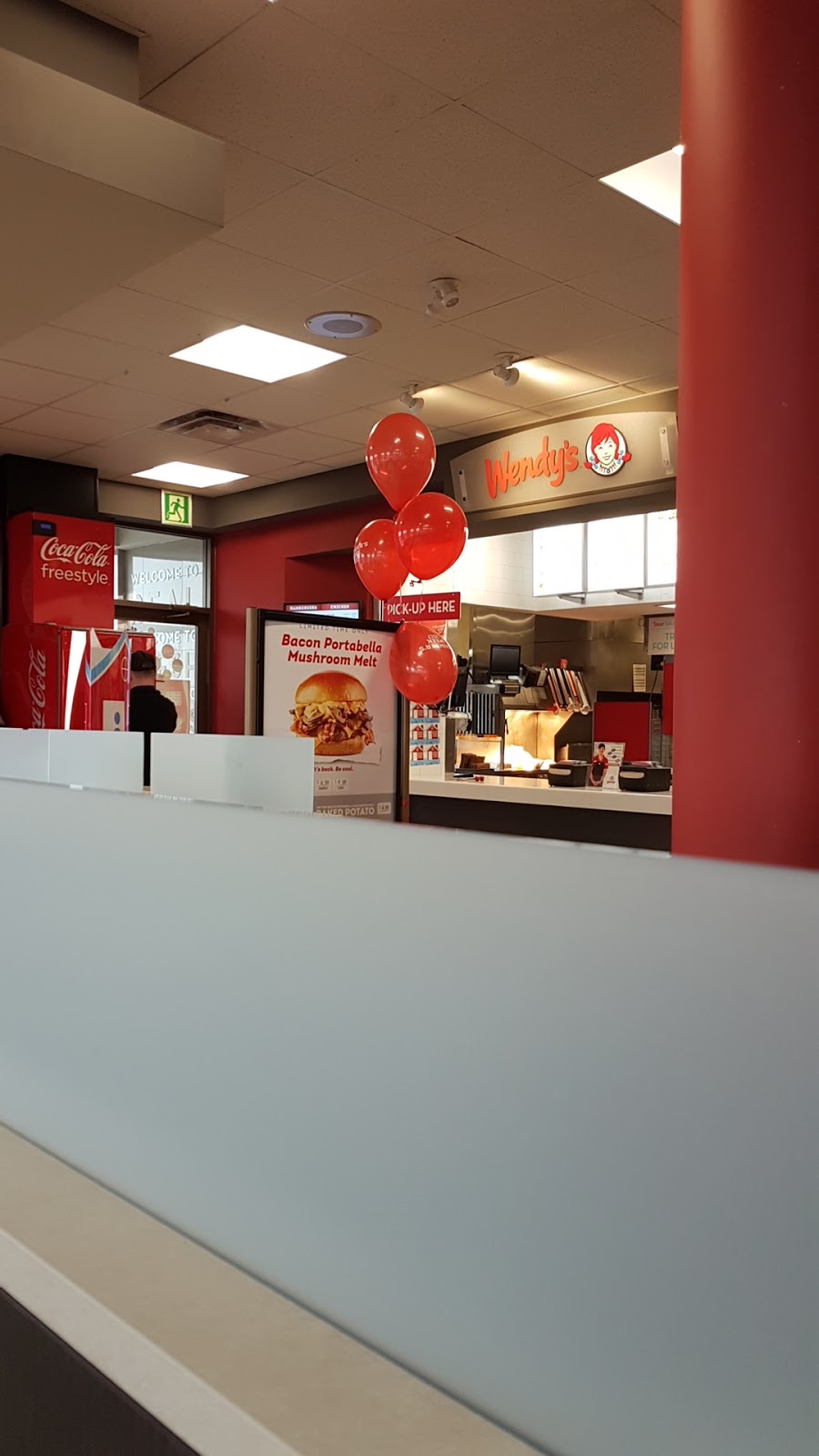 Wendys | 1530 North Service Rd W, Oakville, ON L6M 4A1, Canada | Phone: (905) 465-3989