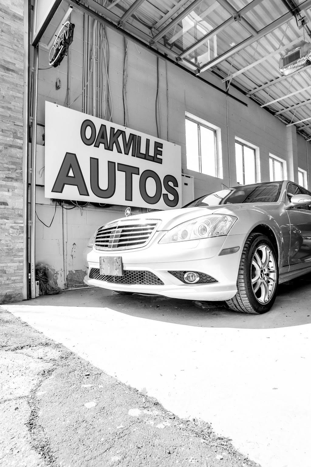 Oakville Autos | 595 Speers Rd, Oakville, ON L6K 2G4, Canada | Phone: (905) 844-7100