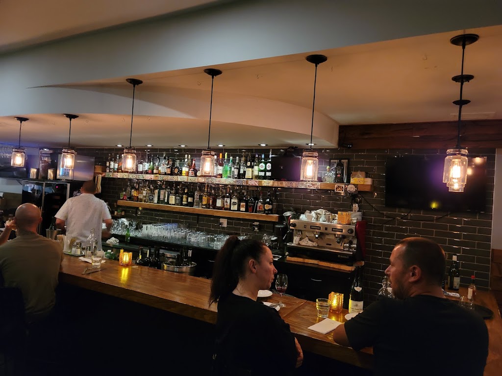 Restaurant Bungalow | 1279 Avenue du Mont-Royal E, Montréal, QC H2J 1Y4, Canada | Phone: (514) 379-1179