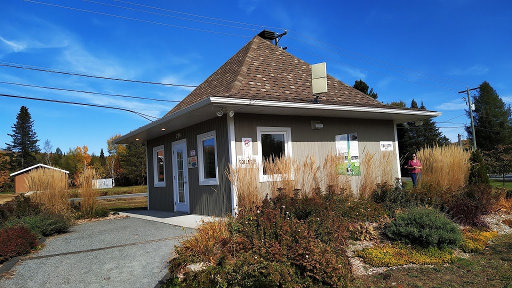 École Le Carrefour | 259 Rue Amherst, Amherst, QC J0T 2L0, Canada | Phone: (819) 429-4102