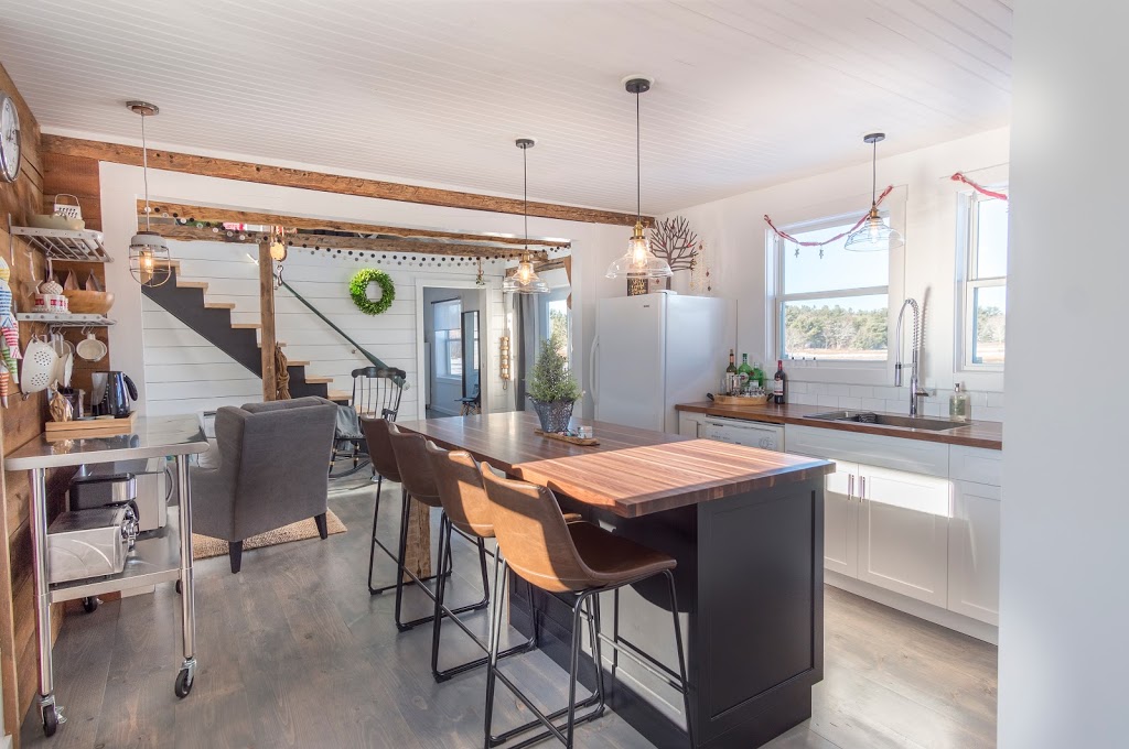 Across The Cove Beach House | 189 Martins Point Road, RR2, Mahone Bay, NS B0J 2E0, Canada | Phone: (902) 478-5454