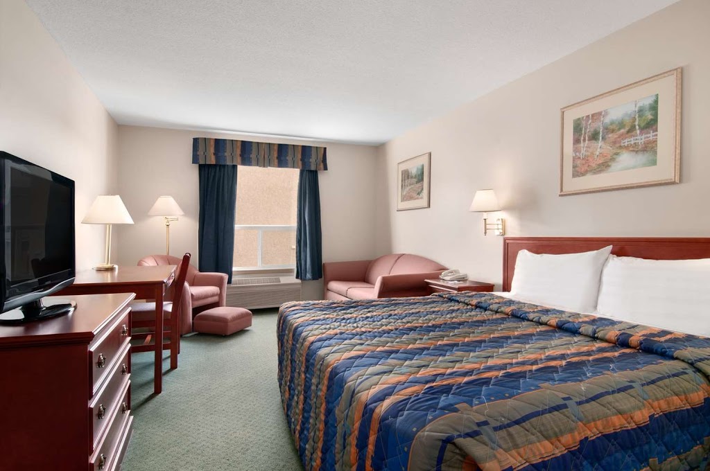 Travelodge by Wyndham Stony Plain | 74 Boulder Blvd, Stony Plain, AB T7Z 1V7, Canada | Phone: (780) 640-5257