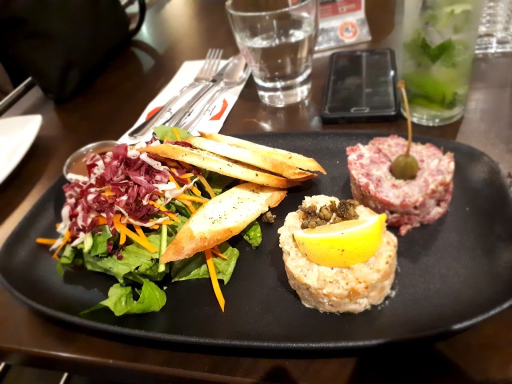 Batifol Bar & Grill | 3401 Boulevard Sainte-Anne, Québec, QC G1E 3L4, Canada | Phone: (418) 666-5141