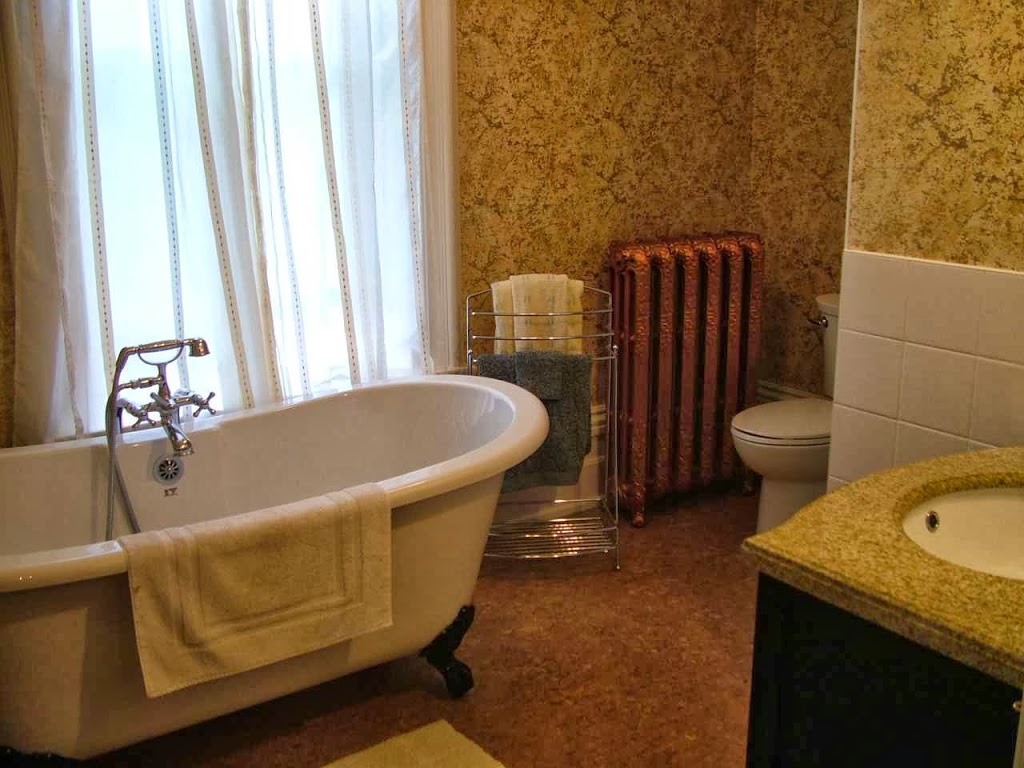 Hardwood Haven Bed & Breakfast | 555 Main St W, Listowel, ON N4W 1A9, Canada | Phone: (519) 418-0555