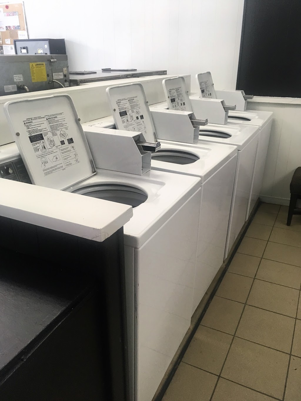 Community Laundry | 287 Jane St, Toronto, ON M6S 3Z3, Canada | Phone: (647) 495-9610
