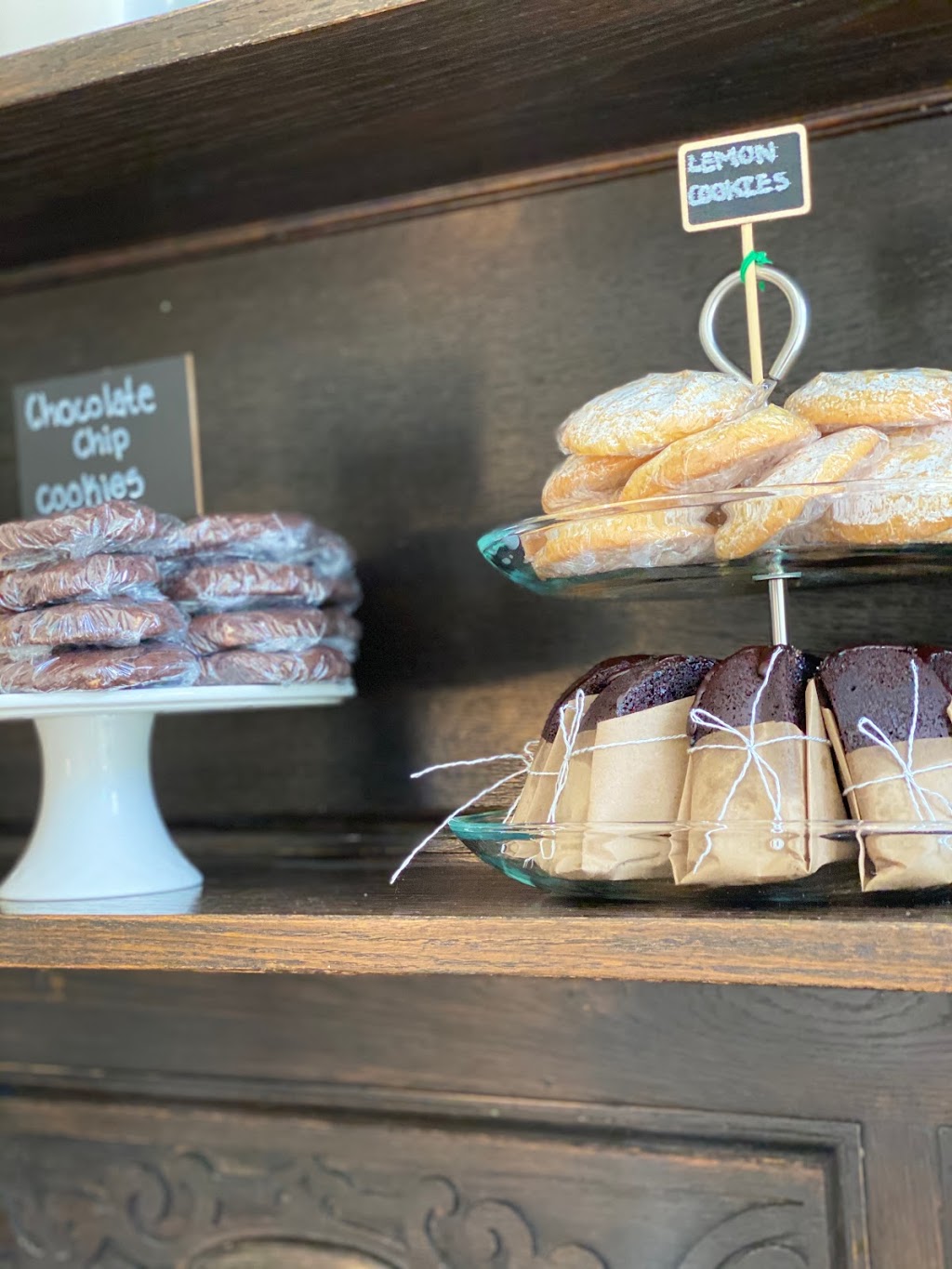 Azucar Cakes | 700 Demel Pl, Victoria, BC V9C 3L6, Canada | Phone: (778) 677-0336