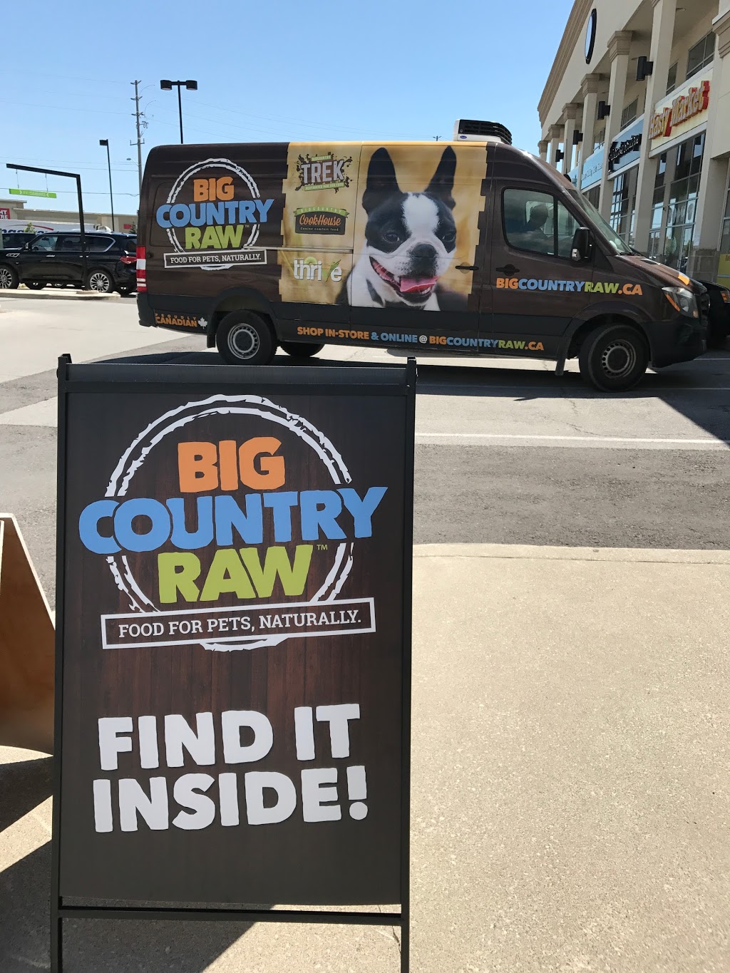 Bark & Fitz Dog & Cat | 2500 Appleby Line, Burlington, ON L7L 0A2, Canada | Phone: (905) 335-7036
